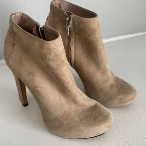 Vince Camuto Suede Boots Mid